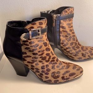 Victoria Secret Leopard Ankle Booties - size 9 women, 3” Stacked Heel